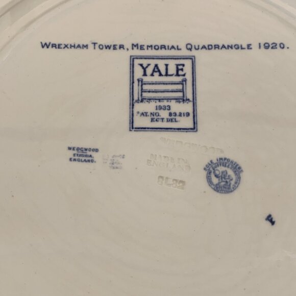 Wedgwood Yale Plate Wrexham Tower Memorial Quadrangle 1920 10 5/8" England Vtg - Picture 6 of 6